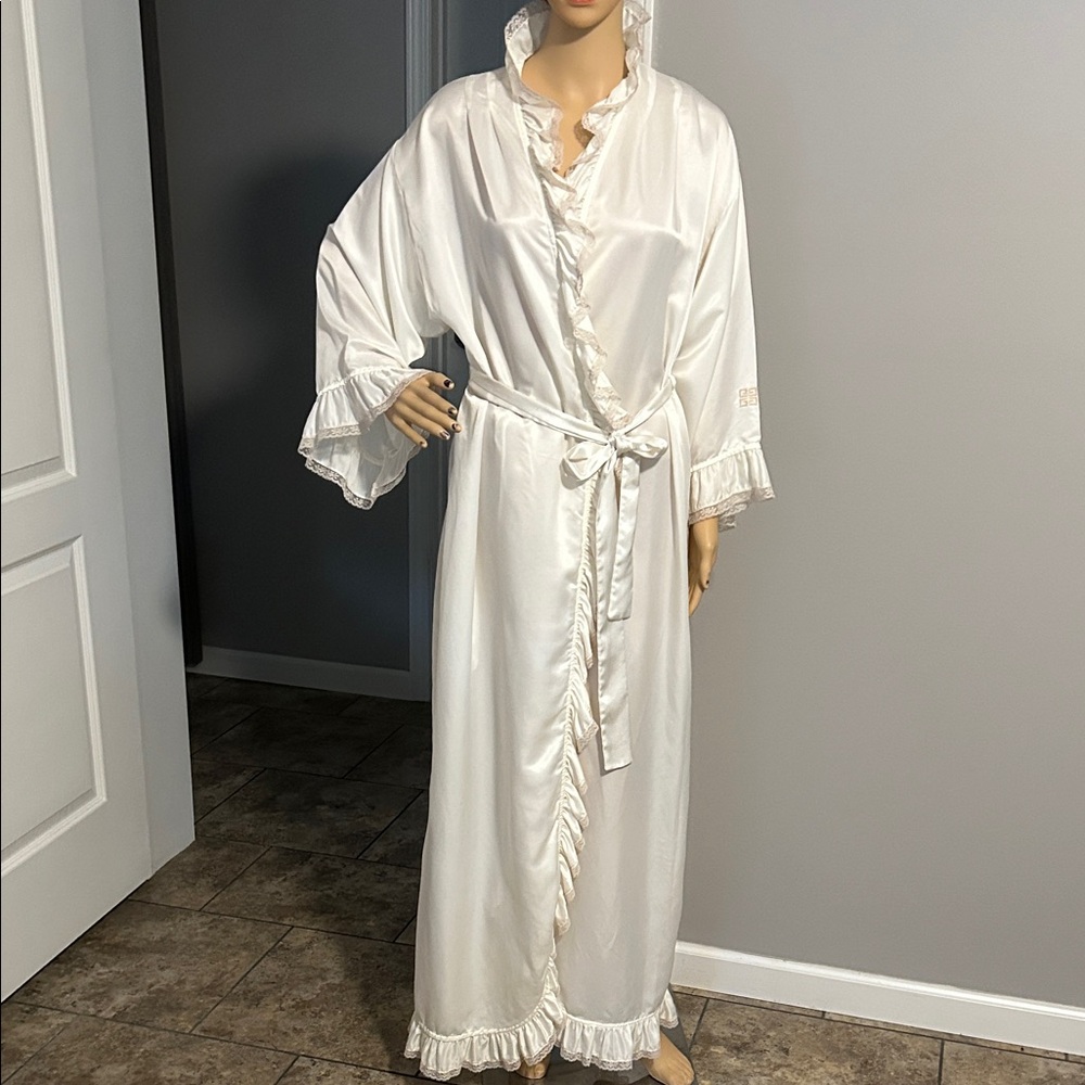 Givenchy - Intimate Paris Vintage Elegant Cream Satin Robe